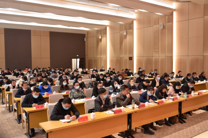 学员认真听讲